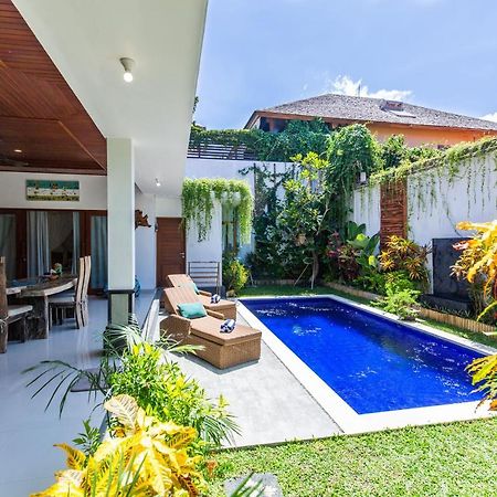 Masbro Art Villas Семиняк Екстериор снимка